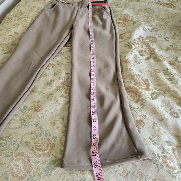 On Chio Women’s Dress Pants Gray Size M Straight Leg Trousers with Gold Buckle. - Picture 9 of 9